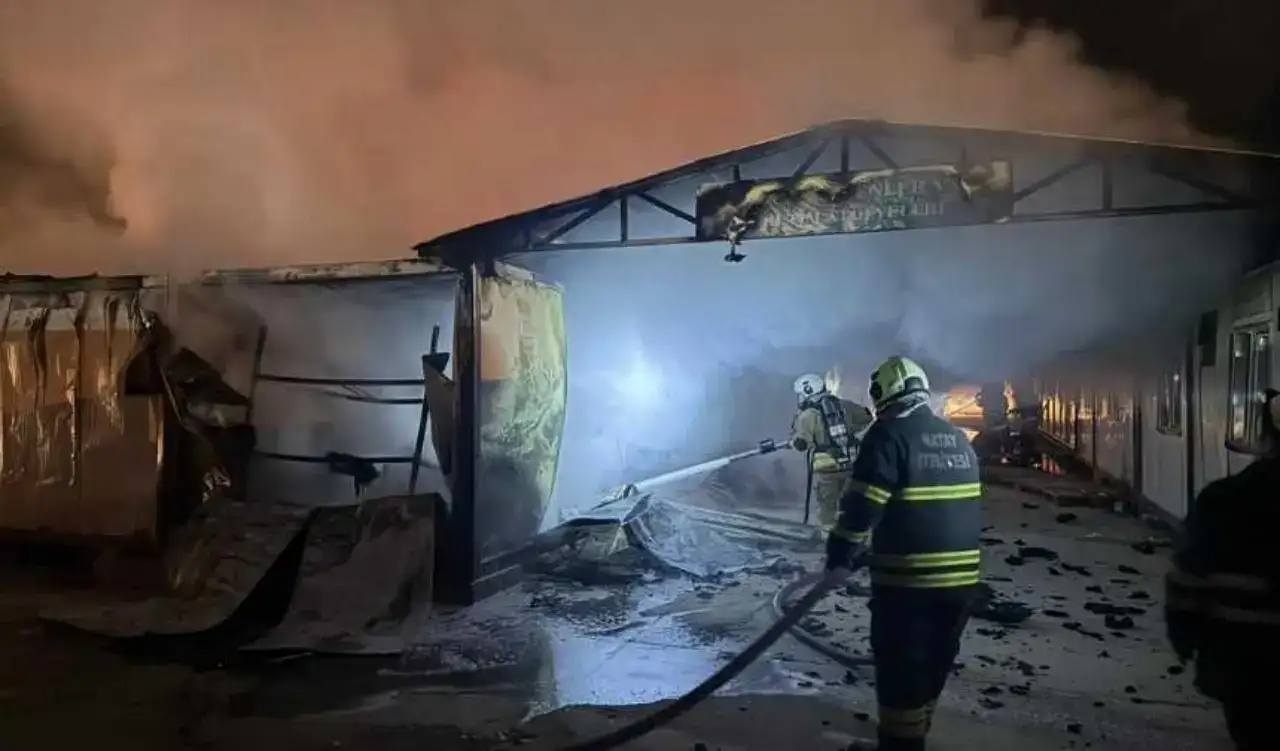 Hatay’da Öğrenciler İçin Ayrılan Konteynerler Küle Döndü! 1